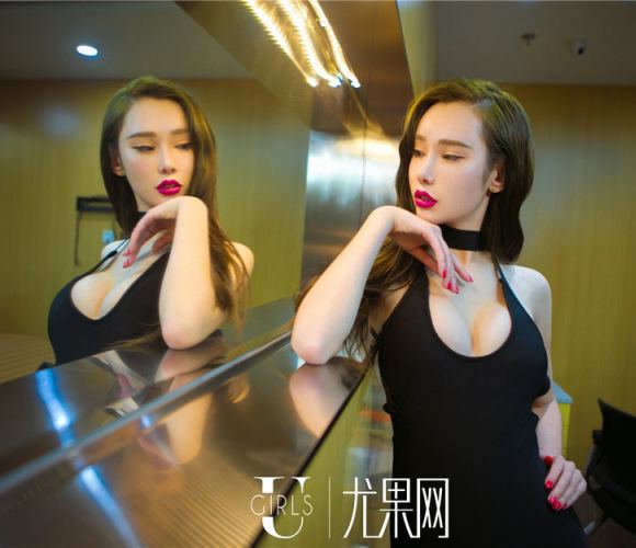 女同桌上课偷自慰 刑架 吊 铁链